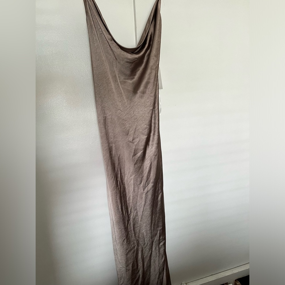 NWT STYLESTALKER NATALIA TAUPE SATIN MAXI